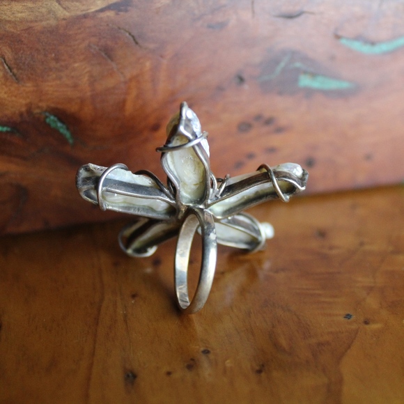 Shell Ring - Picture 2 of 2